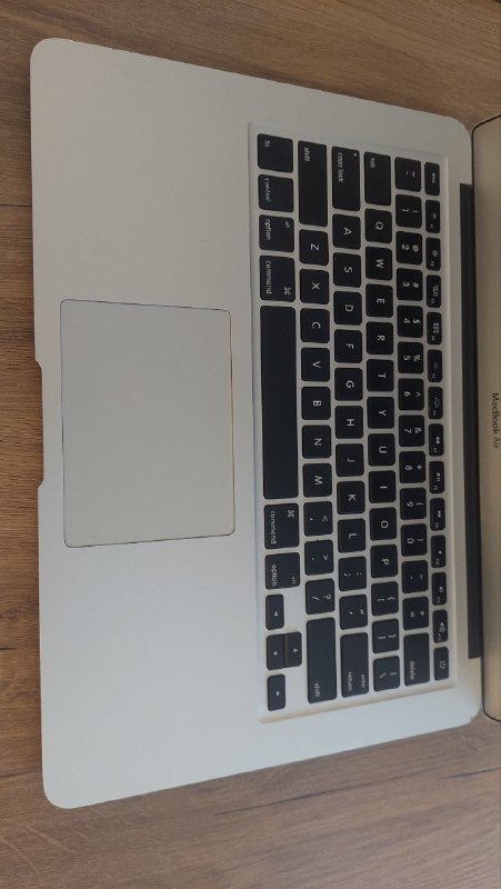 MacBook Air 13-inch 2017 3