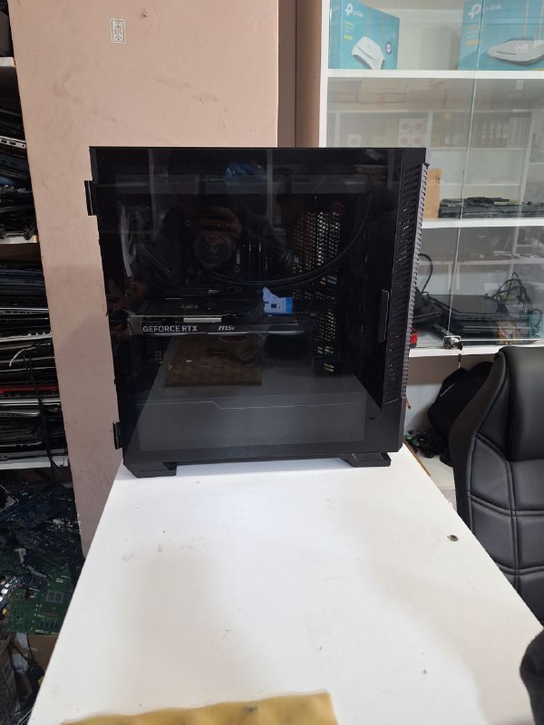 Gaming computer with RTX graphics card 2