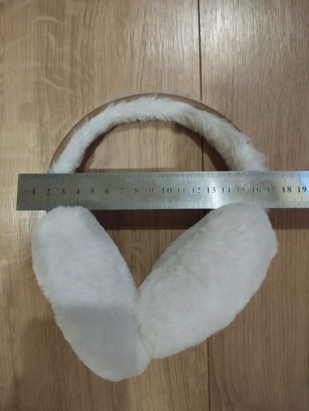 Зимние белые пушистые наушники