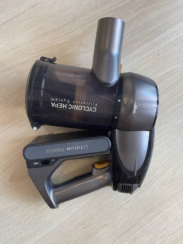 Беспроводной пылесос Sencor с насадками и аккумулятором 2