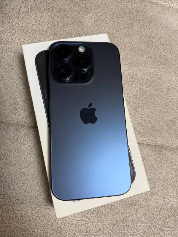 iPhone 15 Pro 128 GB 1