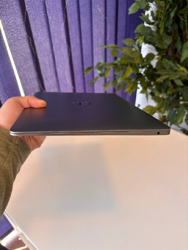 Macbook Air 2019 i5 8/256GB с зарядкой 3
