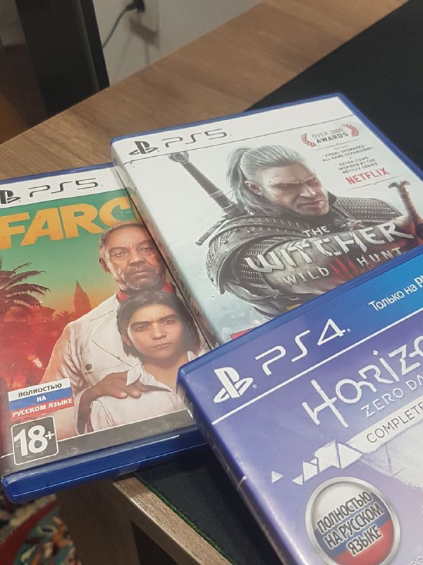 PS5, 2 джойстика, 3 игры 3