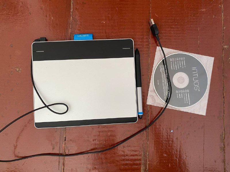 Графический планшет Wacom Intuos Pen and Touch Small