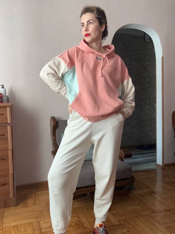 Костюм Adidas, жилетка Jack Wolfskin, спортивные штаны Umbro