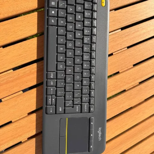 Клавиатура LOGITECH K400 PLUS с тач-падом