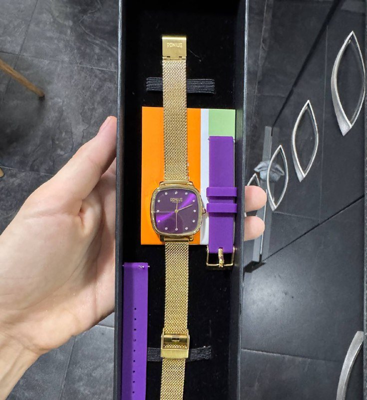 Часы Ronius с двумя ремешками новые 2
