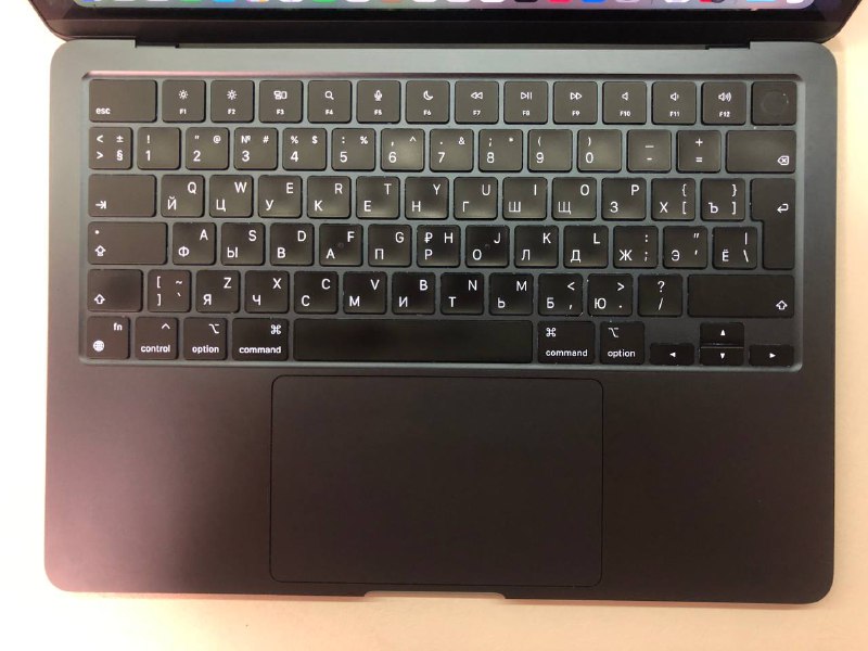Apple MacBook Air 13 M2 2022 с RU клавишами 2