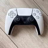 PS5 с контроллером 2