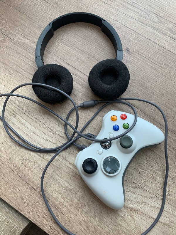 наушники JBL, джойстик