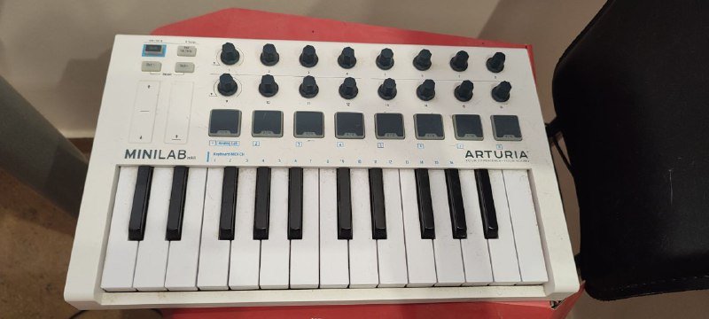 Звуковая карта Scarlett Focusrite 8i6, Миди-клавиатура Arturia MiniLab m2