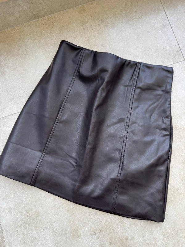 Юбка из кожи