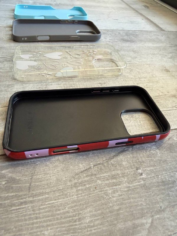 Чехлы на iPhone 16 Pro Max 4