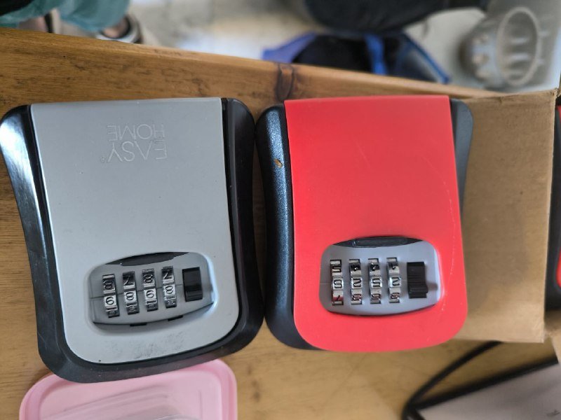 Локер для ключей из железа и пластика