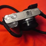 Sony a6000, объектив, аккумулятор, кабель для зарядки 4