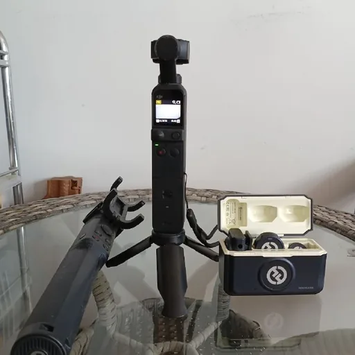 DJI Osmo Pocket 2, штатив, селфи палка, микрофон