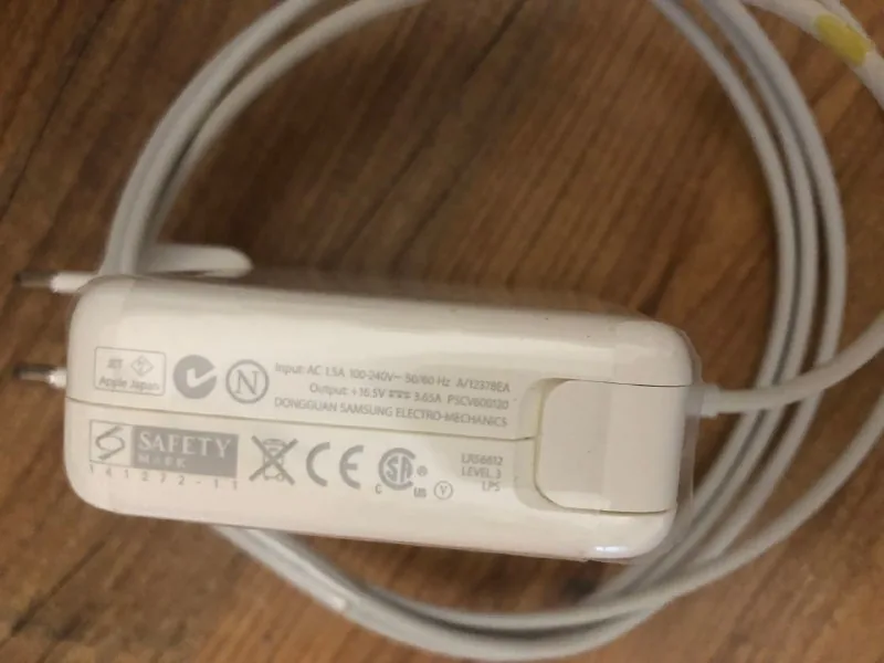 Зарядное устройство Apple MagSafe 1 60 Вт 1
