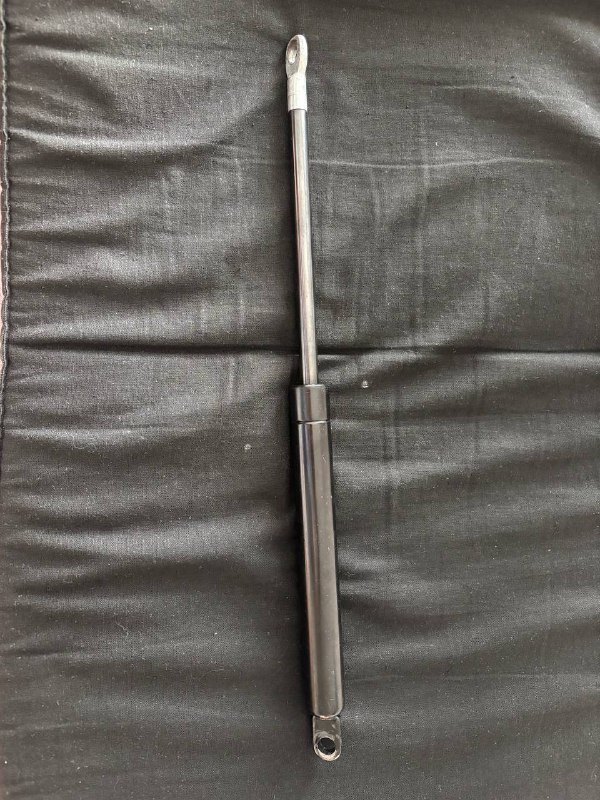 держатель для бумажных полотенец, набор мерных ложек, ручная соковыжималка, штука для удаления мозолей, спортивный чехол для телефона, газовый амортизатор 7