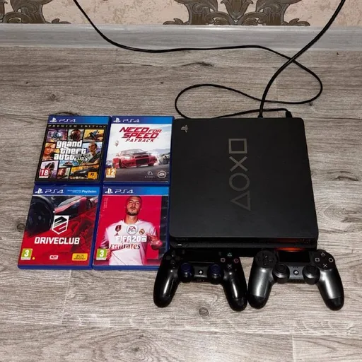 PlayStation 4 Slim, 2 контроллера, 4 диска