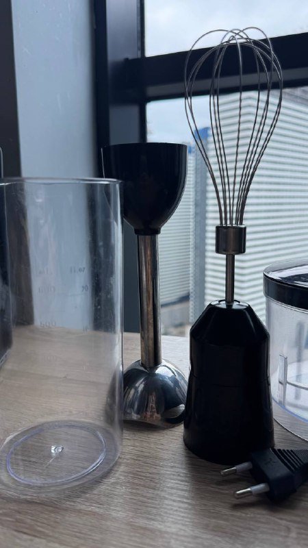 Блендер с чашей, венчиком и погружным блендером 4