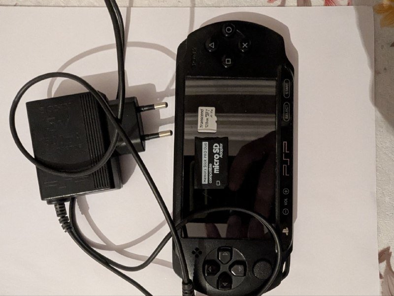 PSP Street, кейс, Micro SD 128 GB, зарядник 3