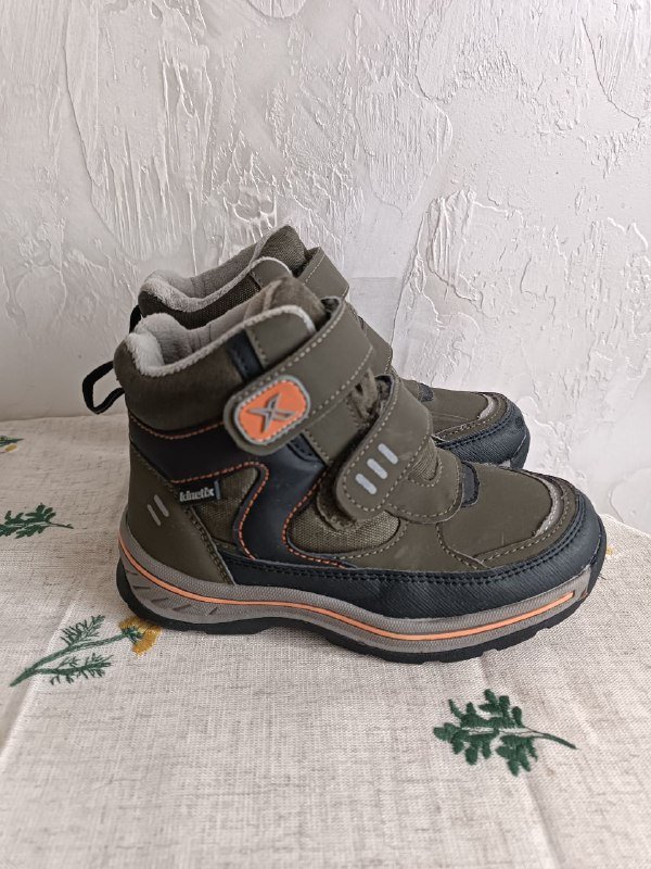 теплые ботинки, утеплённые кеды, зимние сапожки для детей