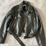 Упоры для отжиманий, гантели, полка, стойка, куртка, пальто, клавиатура 5