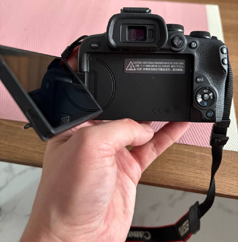 Canon EOS R10 камера и объектив 18-45mm IS STM 3