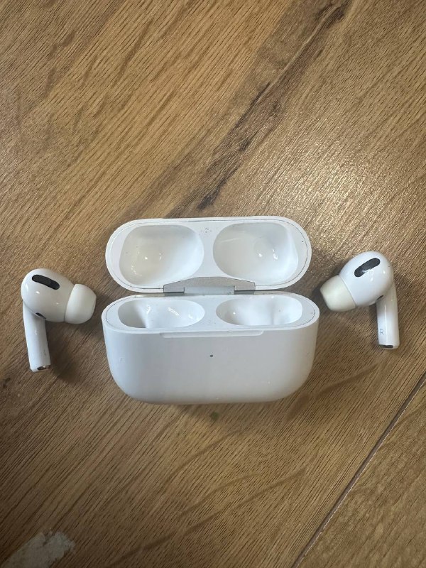 AirPods Pro 1, наушники и кейс 2