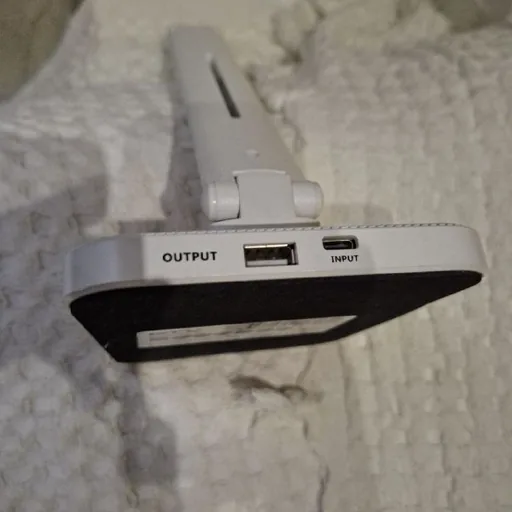 Лампа с регулировкой света и зарядкой USB