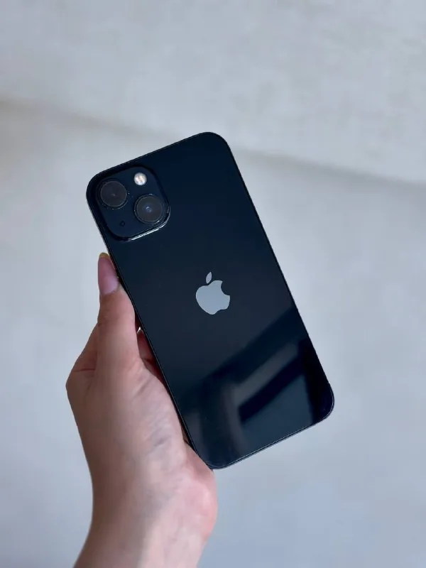 iPhone 13 128 GB 1