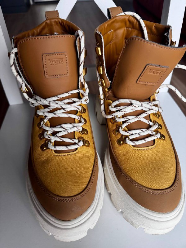 Сноубордические ботинки K2, Ботинки VANS, Шлем CEBE 3