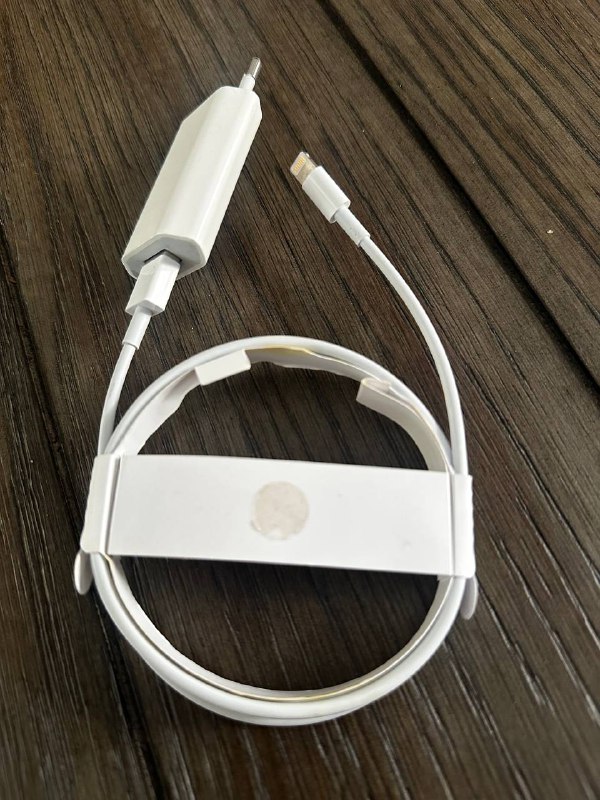 Apple iPhone 11 Pro зеленый с зарядным устройством 4