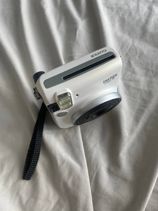 Fujifilm Instax Mini 70 Instant Camera (White) 2