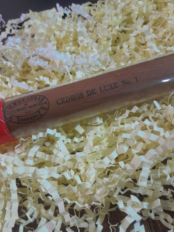 Сигара Romeo y Julieta Cedros de luxe no1 2