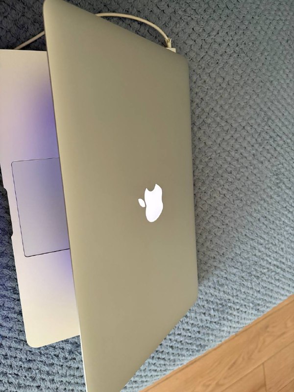MacBook Air 13" 2017, Intel Core i5, 8GB RAM, 128GB SSD 3