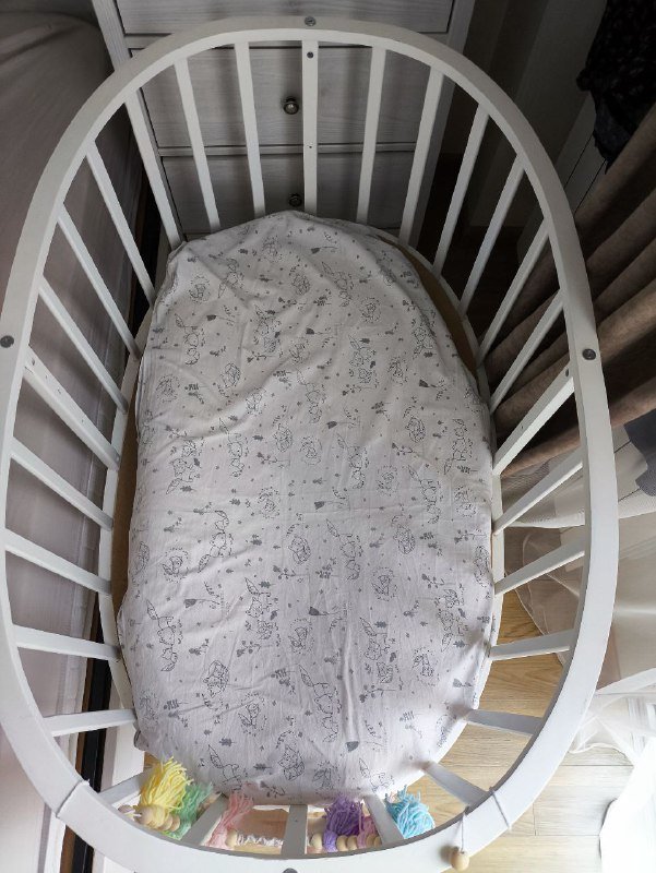 Кроватка детская с комплектом белья и матрасом 2