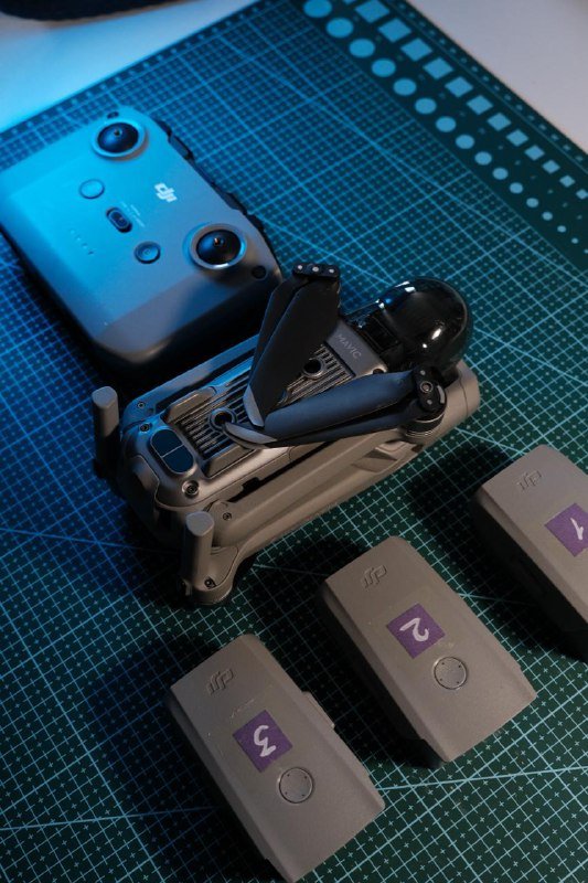 Дрон квадрокоптер DJI Air 2 fly more combo 4