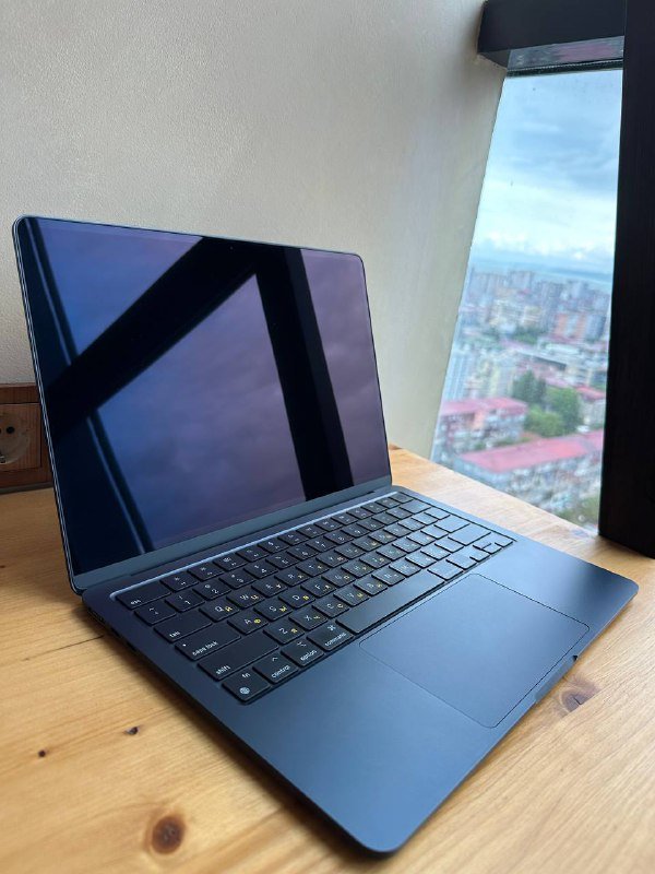 Ноутбук Apple MacBook Air 13,6” 2022 M2 8GB 256GB 2