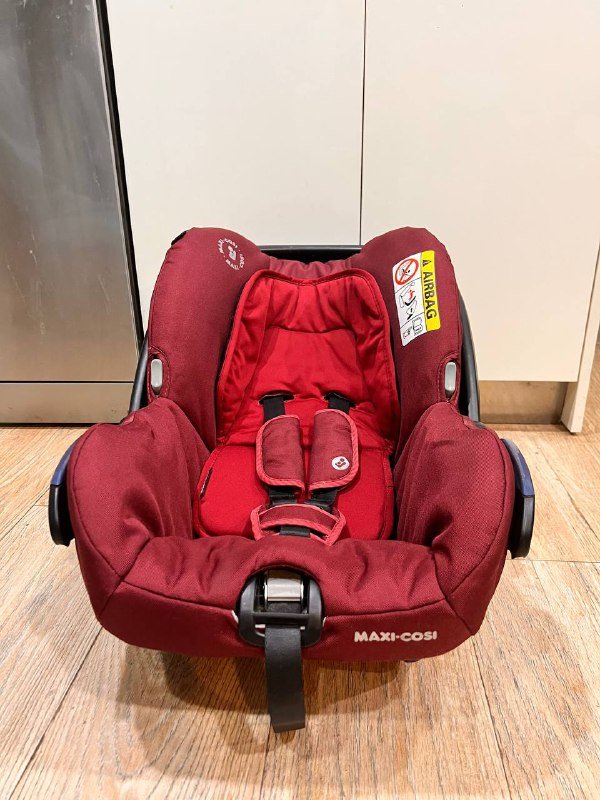 Детское кресло Maxi Cosi 0+