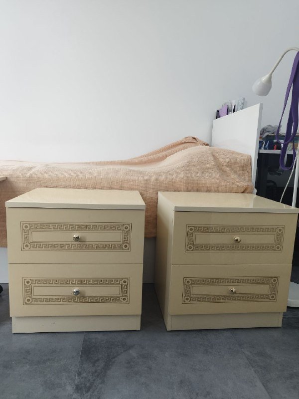 комод с зеркалом, две прикроватные тумбочки 2