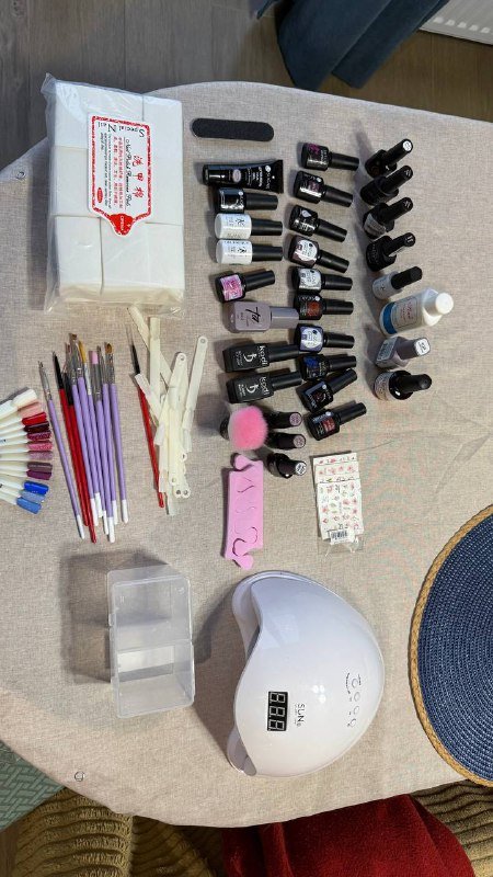 Домашний набор для маникюра с гель-лаками и лампой