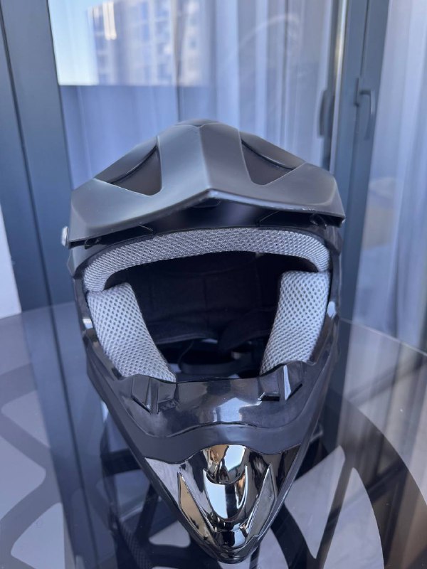 Мотошлем размер S 4