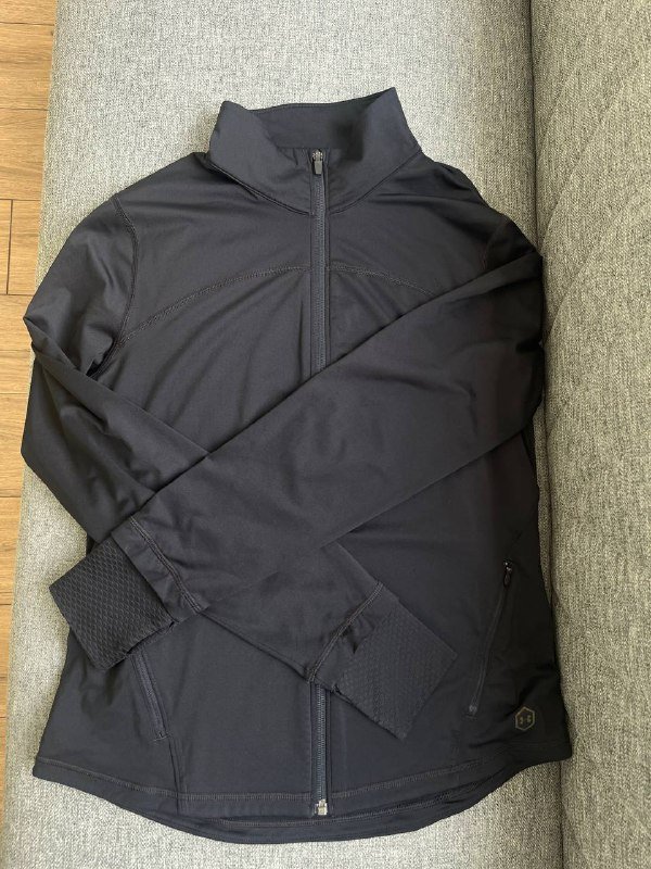 Женская куртка Under Armour, штаны Adidas 2