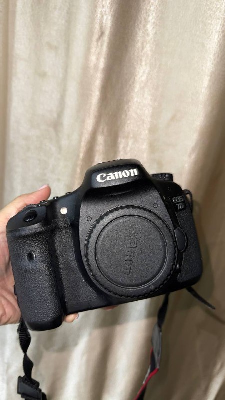 Фотоаппарат Canon EOS 7D с объективом Tamron 17-50 1