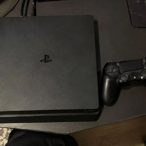 PlayStation 4 Slim 1 ТБ с джойстиком