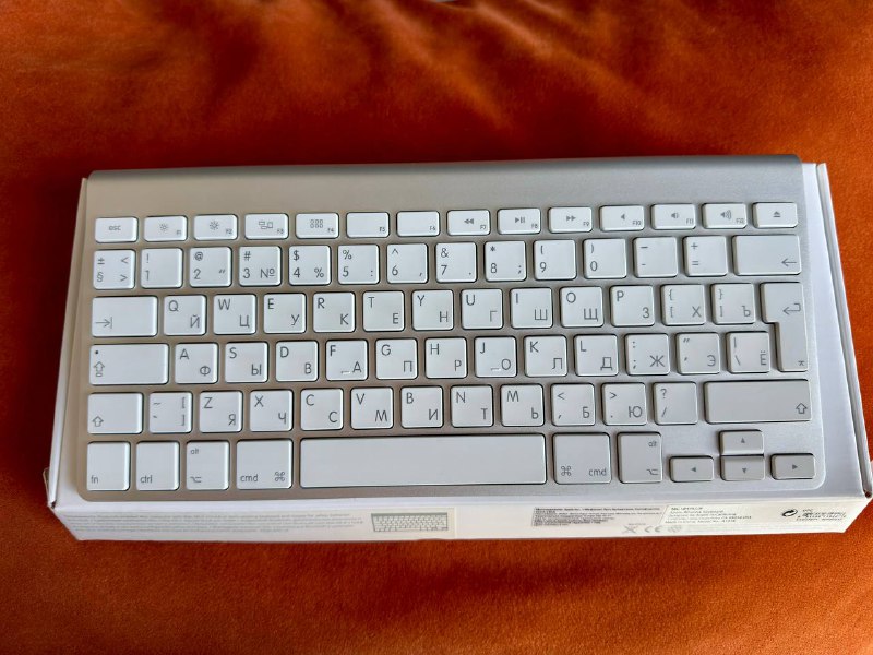 Клавиатура Apple Wireless Keyboard A1314 с русской и английской раскладкой