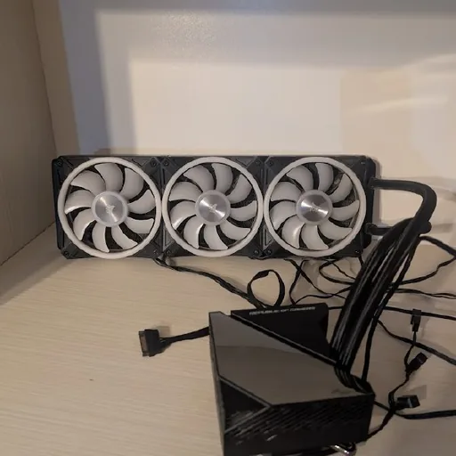 ASUS ROG Ryujin 360 RGB, Corsair iCUE QL120 вентиляторы