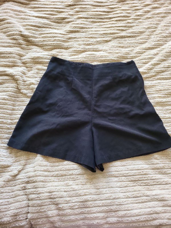 Свитер, повязка на голову, шорты спорт Calvin Klein, шорты хлопок, майка белая, джинсы Koton, юбка вязаная, майка красная вязаная, платье комбинированное 5