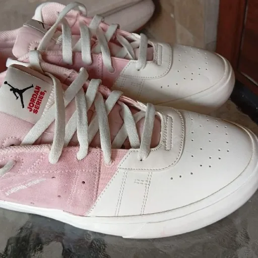Кроссовки Adidas, Nike Jordan